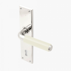 Funkistrycke-Byggfabriken-benvit-profilknopp-langskylt-lang-550-185-6e98.jpg
