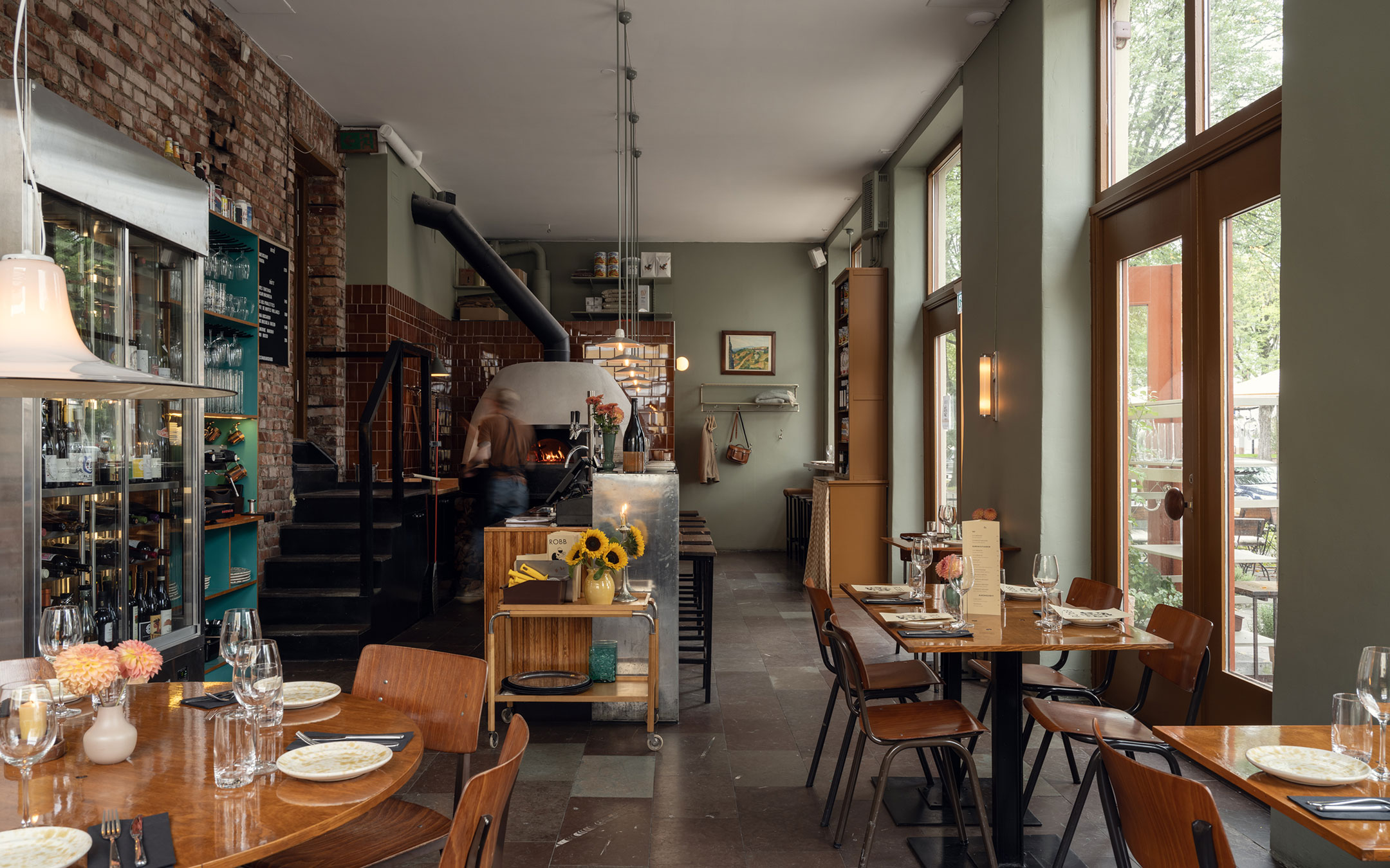 Restaurang Robb i Göteborg. Väggar månade med Auro Sandskogsgrön.