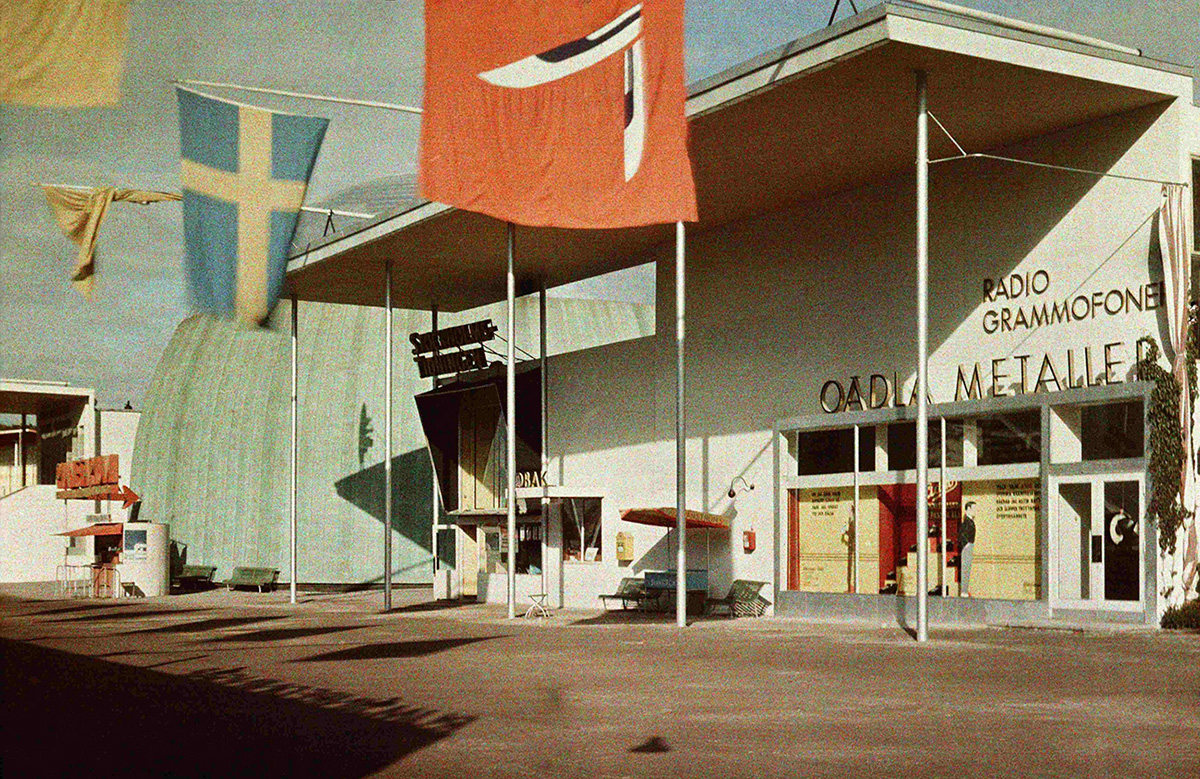Färgfoto från Stockholmutställningens paviljonger.